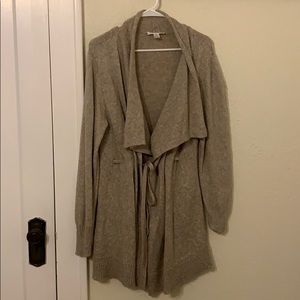 Maternity sweater wrap